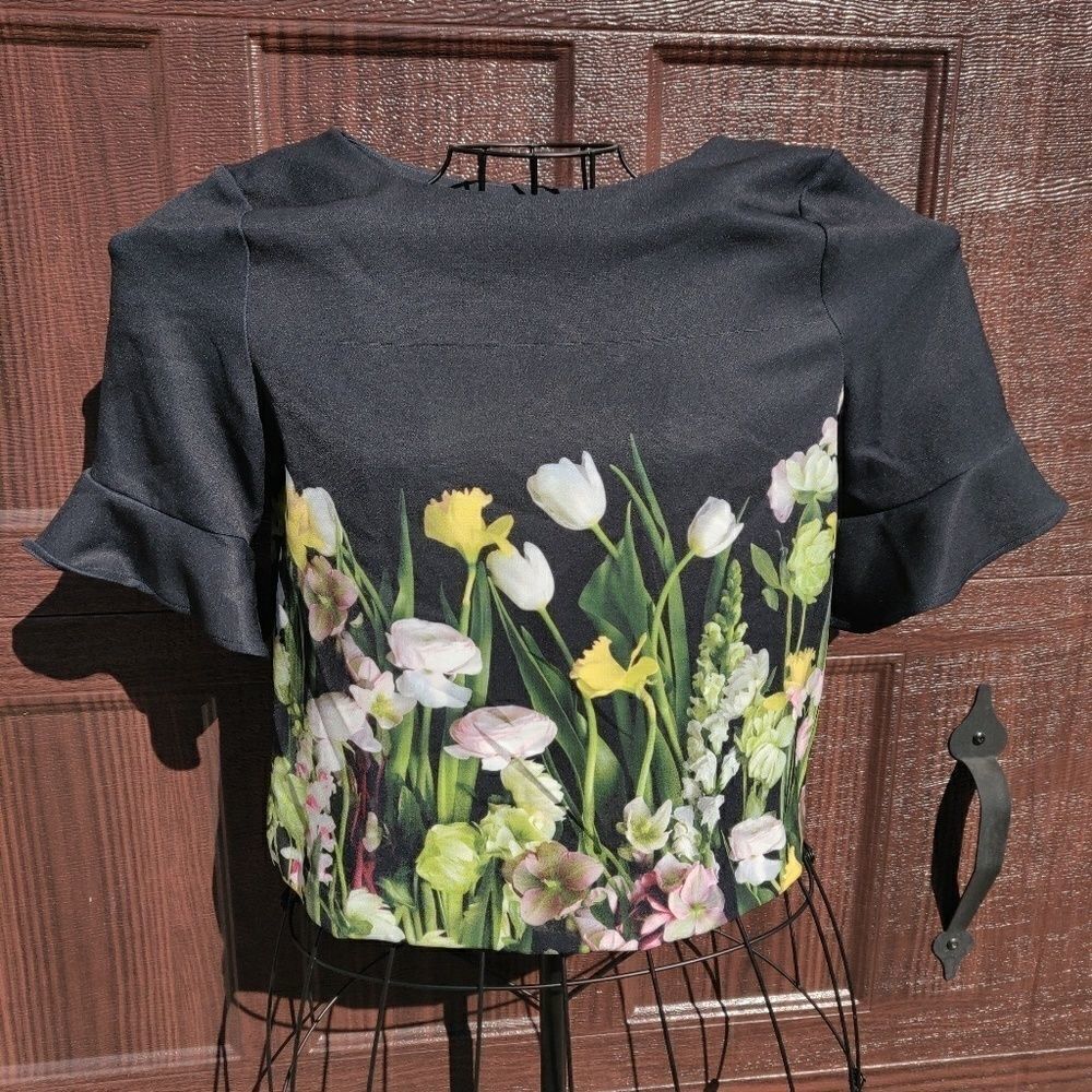 3/$25 Victoria Beckham Floral Bell Sleeve Top XS